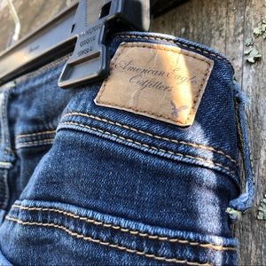 AMERICAN EAGLE JEANS